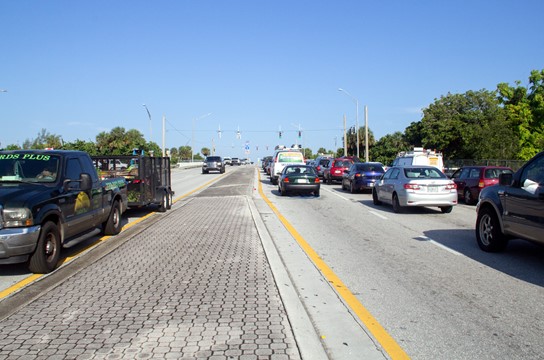 Westbound Boynton Beach Blvd approaching I-95